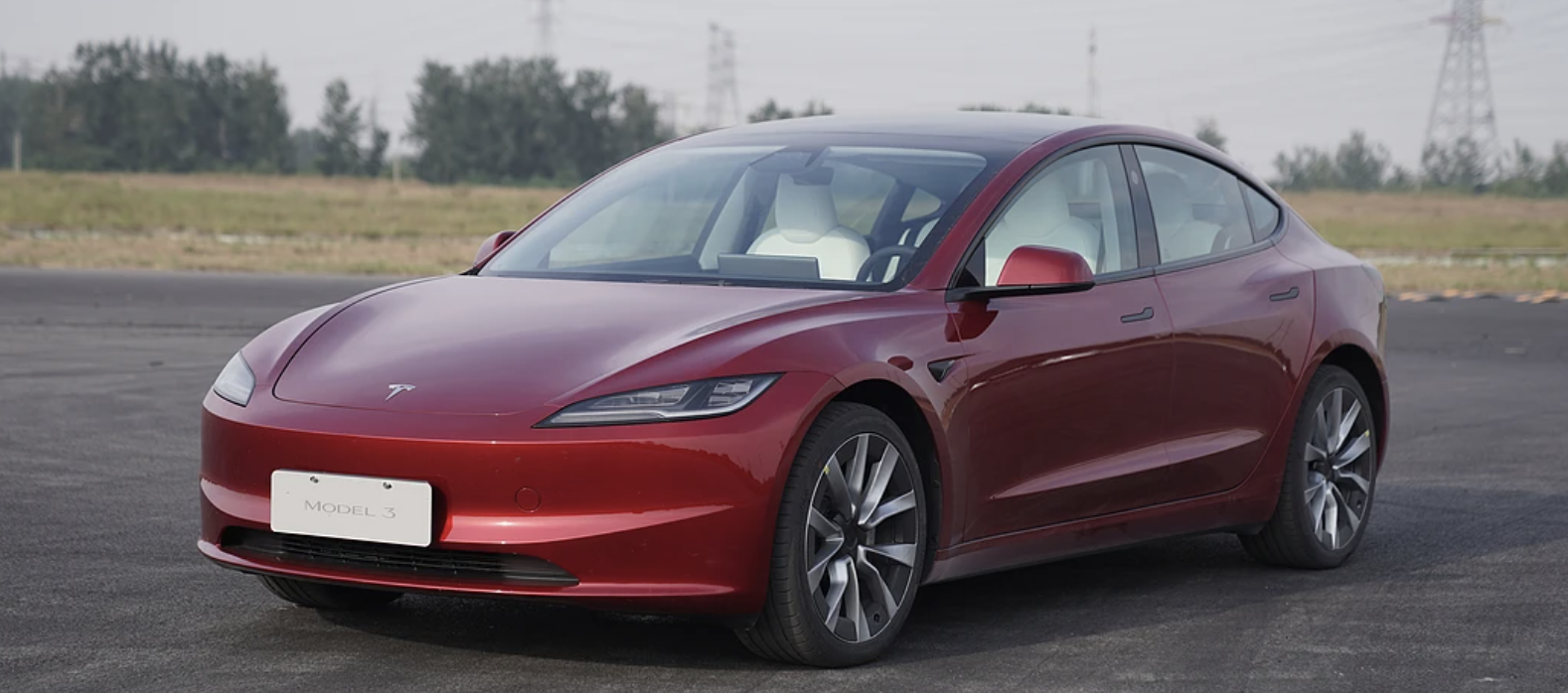 特斯拉Model 3与Model Y新款探秘：究竟哪款更值得入手？深度对比分析