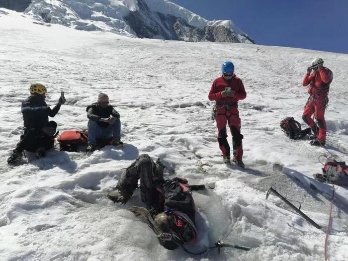 失踪22年登山者遗体被找到，呈冰冻木乃伊状保存完好